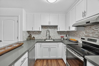 Beautifully refreshed and move-in ready Santa Cruz condo near - photo 10