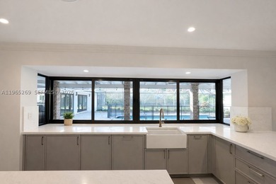 Welcome to this stunning & character-filled multigenerational - photo 11