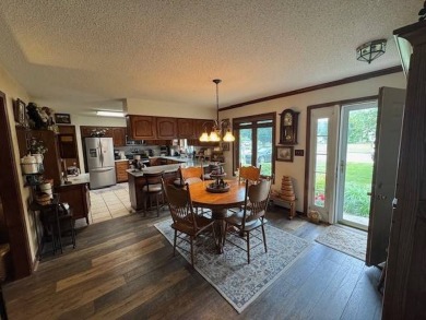 EXTREMELY MOTIVATED SELLERS!!! Lake life at its best in this - photo 4