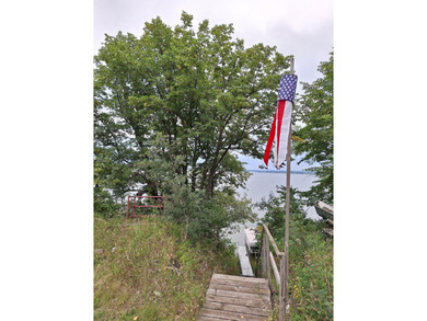 Welcome to your springtime lakeside retreat on Pelican Lake! As - photo 5