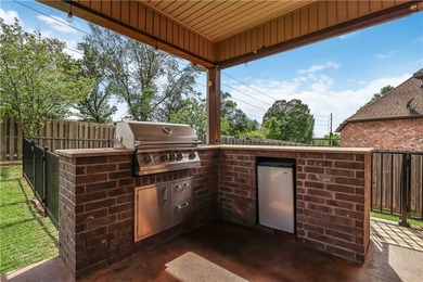 Welcome to refined living in Shadow Valley! This beautifully - photo 30