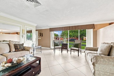 Welcome to this spacious 3-bedroom, 3-bathroom home located in - photo 9
