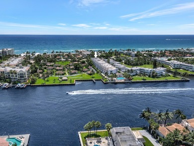 This Gorgeous Townhome is located between the ocean and - photo 1
