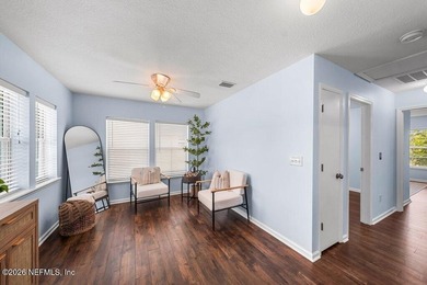 Island living, minutes from 450 years of history! This 3-bedroom - photo 15