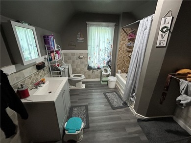 Spacious 4 bedroom Colonial! Currently rented at $1,512 per - photo 21