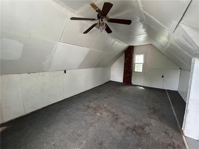 Spacious 4 bedroom Colonial! Currently rented at $1,512 per - photo 24