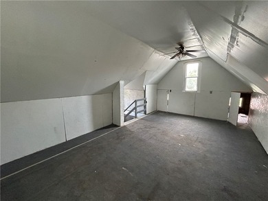 Spacious 4 bedroom Colonial! Currently rented at $1,512 per - photo 26