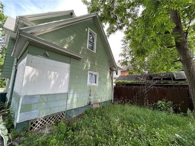 Spacious 4 bedroom Colonial! Currently rented at $1,512 per - photo 29