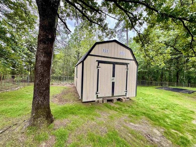 Well-manicured with room to grow! This beautiful home has 4 - photo 34