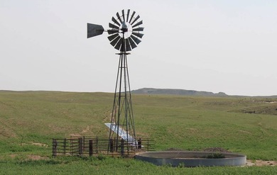 The Spoon Buttes Ranch is located approximately 18 miles north - photo 35