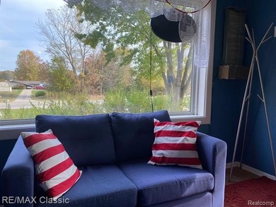 (private lake, pond, creek) Commercial Active Under Contract in Pinckney Michigan