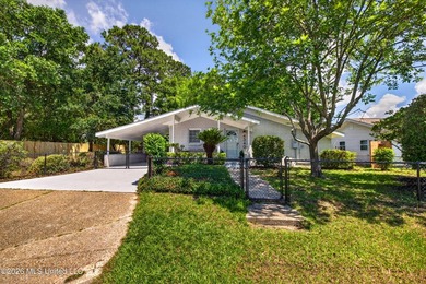 Rare Mid-Century Modern Retreat - Walking Distance to the Beach! - photo 2