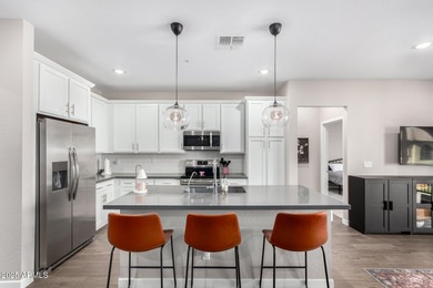 Lake Townhome/Townhouse Active Under Contract in Chandler, Arizona