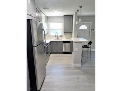 Updated Duplex in the heart of Hollywood! Centrally located just - photo 11