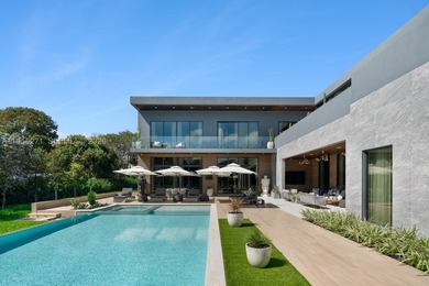 This unparalleled turnkey masterpiece in the heart of Pinecrest - photo 14