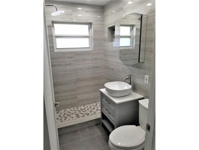 Updated Duplex in the heart of Hollywood! Centrally located just - photo 14