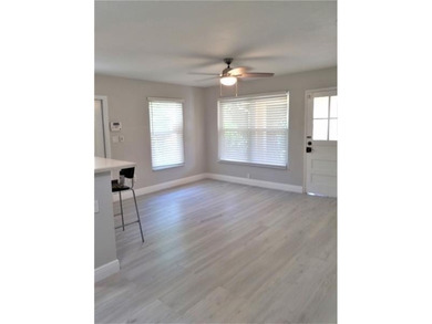 Updated Duplex in the heart of Hollywood! Centrally located just - photo 15