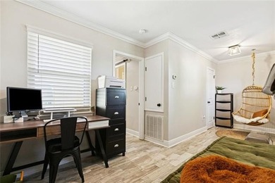 GREAT LOCATION ! This well appointed townhome sits in the heart - photo 18