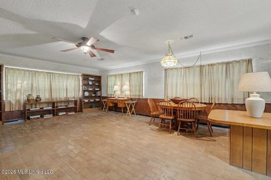 This large 1 level home has endless possibilities. 2 huge living - photo 7