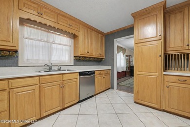 This large 1 level home has endless possibilities. 2 huge living - photo 10
