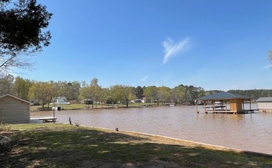 Big open water front home on Lake Sinclair! Located on the - photo 4
