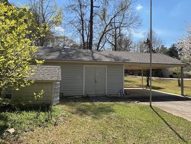 Big open water front home on Lake Sinclair! Located on the - photo 8
