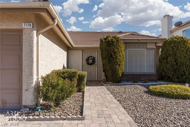 1 story pool home with 4 bedrooms and a 3 car garage!  Pool/spa