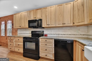 Less than a mile from Carters Lake, this charming mountain