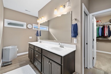 Welcome to this beautifully designed 2022-built home in - photo 15