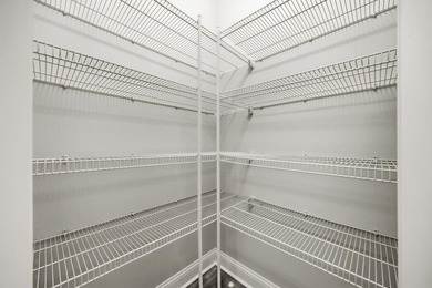 This well-maintained condo in Queens Harbor offers comfort