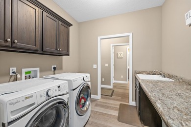 Welcome to this beautifully designed 2022-built home in - photo 20