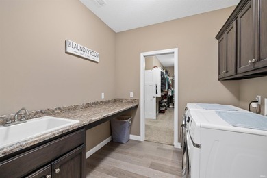 Welcome to this beautifully designed 2022-built home in - photo 21