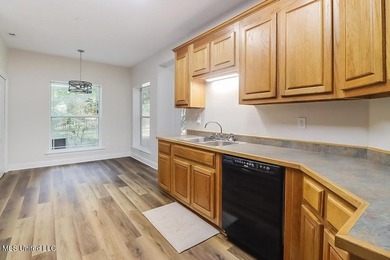YOU WILL BE IN LOVE WITH THIS 4-BEDROOM DIAMONDHEAD HOME!!! - photo 5