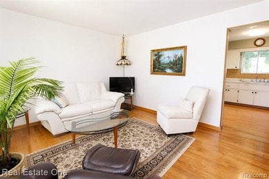 Welcome home to this beautiful 3-bedroom, 1-bath tri-level home - photo 10