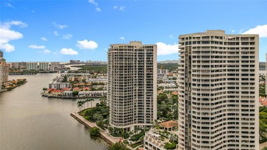 Gorgeous 2 Bedroom + Den (can be enclosed as a 3rd bedroom) / 2