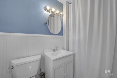 ** MOTIVATED SELLERS ** Welcome to this updated 3 bedroom, 3 - photo 11