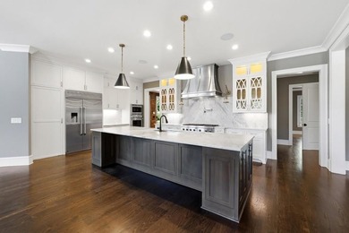 Welcome to an extraordinary estate in the prestigious gated - photo 11