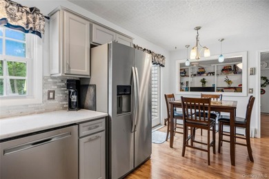 Beautifully Maintained Stony Brook Home in the Desirable P - photo 17