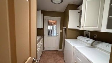 Welcome to the Savanna Club in Port St. Lucie. This unique - photo 9