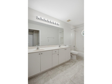 Beautifully maintained and freshly painted Jacaranda model - photo 26
