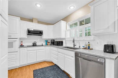 Enjoy the Holiday Island lifestyle just minutes from Table Rock - photo 10
