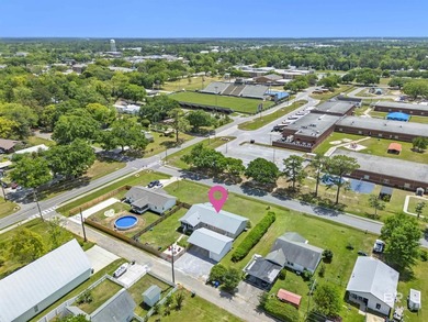 ** MOTIVATED SELLERS ** Welcome to this updated 3 bedroom, 3 - photo 32