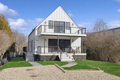 Crafted with a keen eye for coastal modernism, this 1 - photo 2