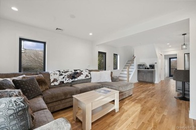 Crafted with a keen eye for coastal modernism, this 1 - photo 3