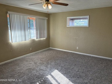 Well maintained home for sale by long time owner. Adorable - photo 3
