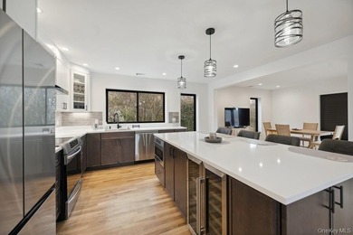 Crafted with a keen eye for coastal modernism, this 1 - photo 6