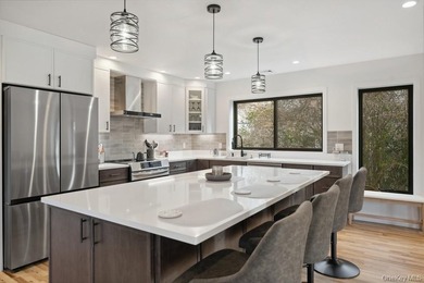 Crafted with a keen eye for coastal modernism, this 1 - photo 7