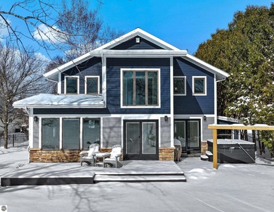 Lake Cadillac Home For Sale in Cadillac Michigan