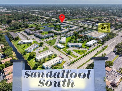Seller Financing!! Beautiful 2-bed, 2-bath condo located in a - photo 1