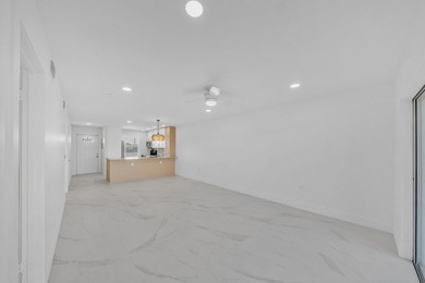 Seller Financing!! Beautiful 2-bed, 2-bath condo located in a - photo 3